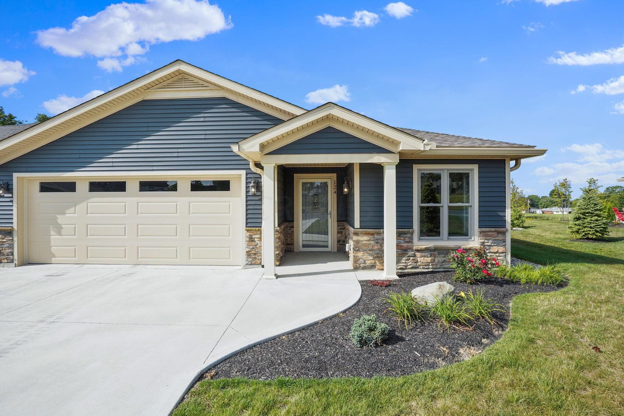 124 Willows End, Bellefontaine, OH 43311