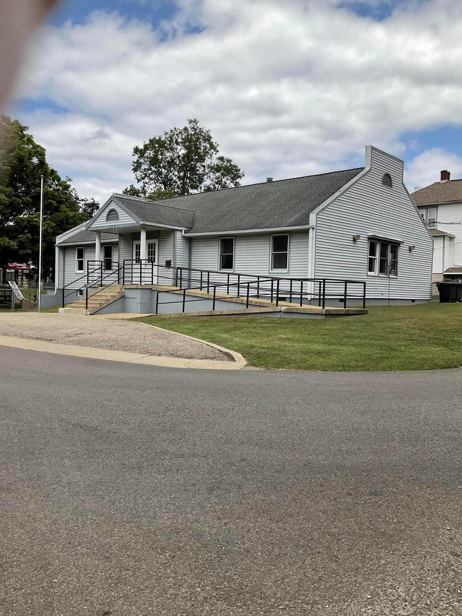 211 S High Street, New Lexington, OH 43764