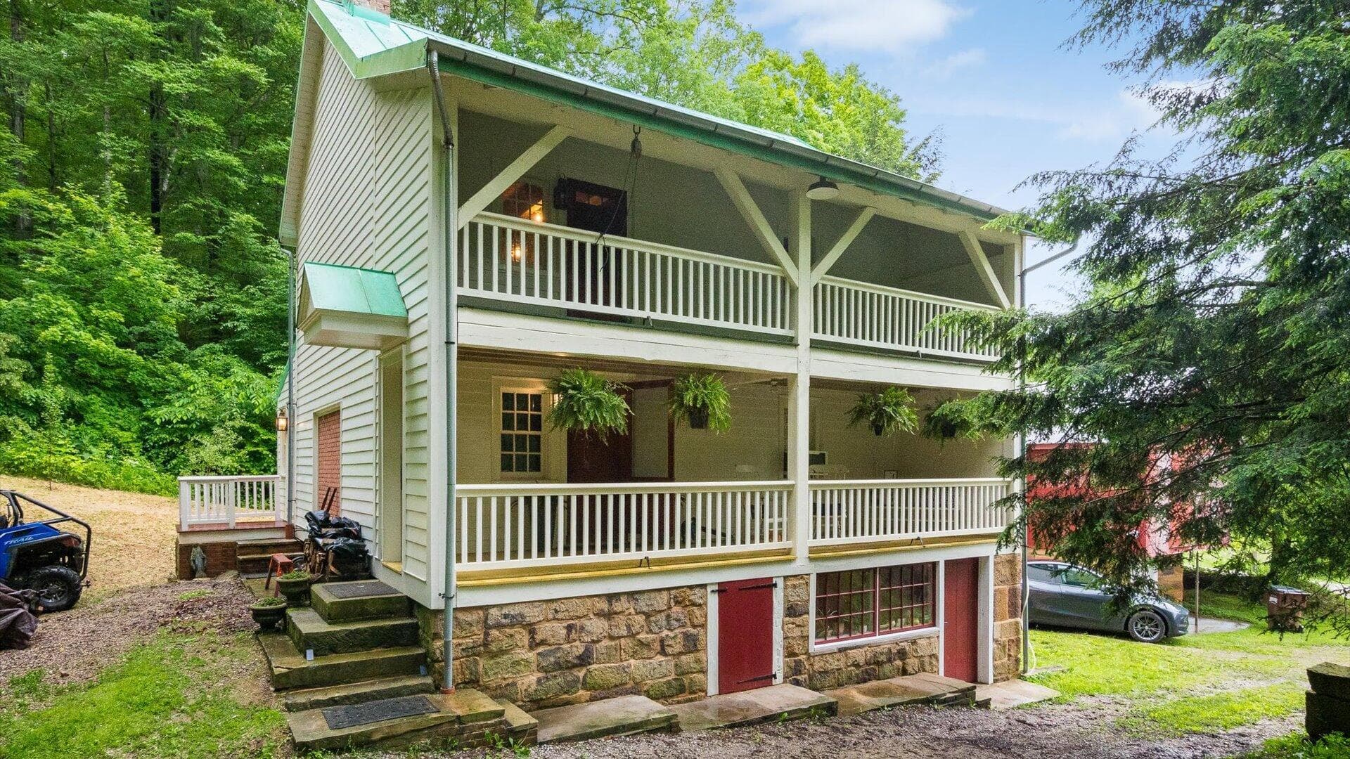 24000 State Route 180, Rockbridge, OH 43149