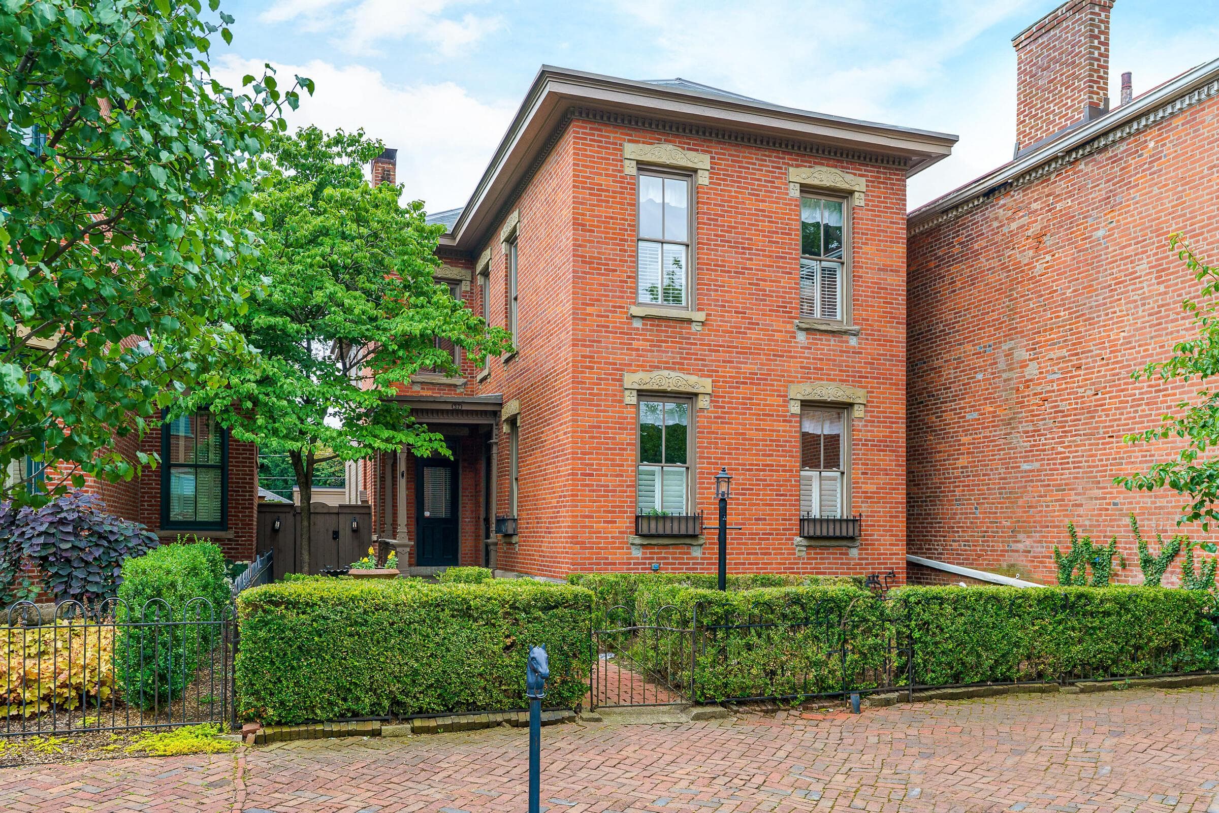 37 Stewart Avenue, Columbus, OH 43206