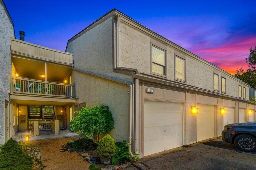 1214 Lake Shore Drive #C, Columbus, OH 43204