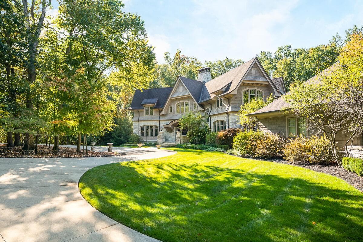 1741 Strathshire Hall Place, Powell, OH 43065
