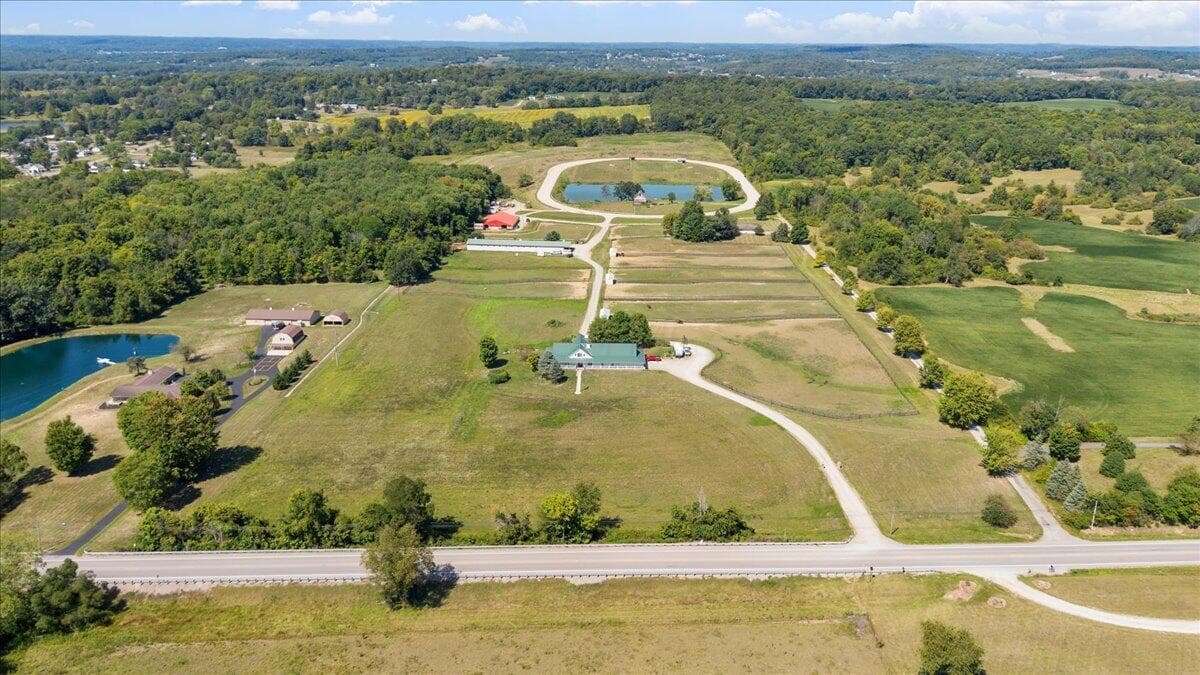7233 National Road SE, Thornville, OH 43076