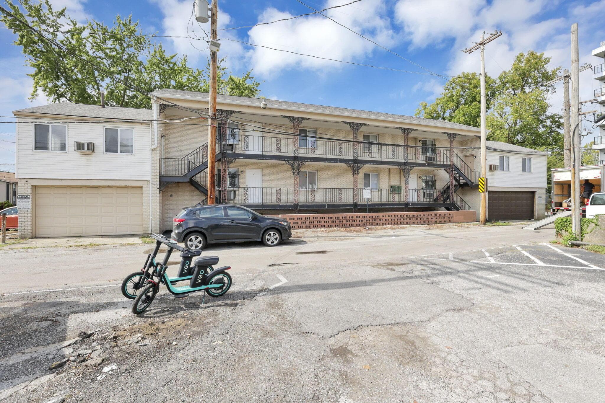 27 W 8th Avenue, Columbus, OH 43201