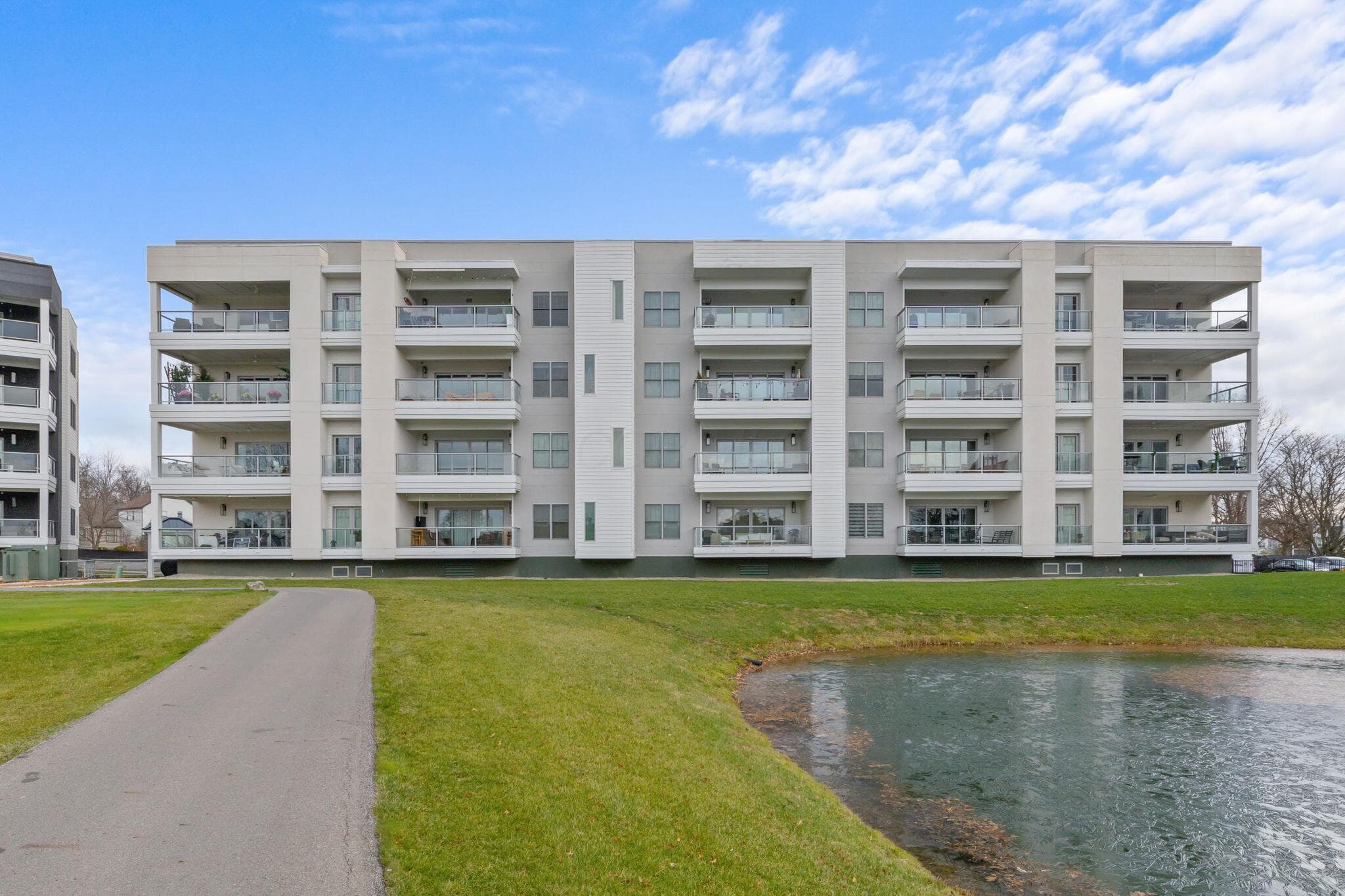 5211 Highpointe Lakes Drive #7402, Westerville, OH 43081