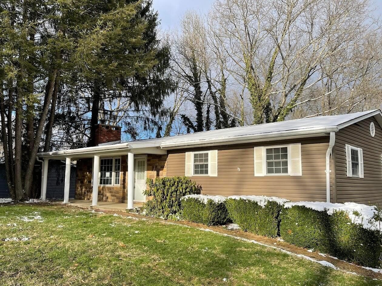 330 Walnut Hills Drive, Zanesville, OH 43701