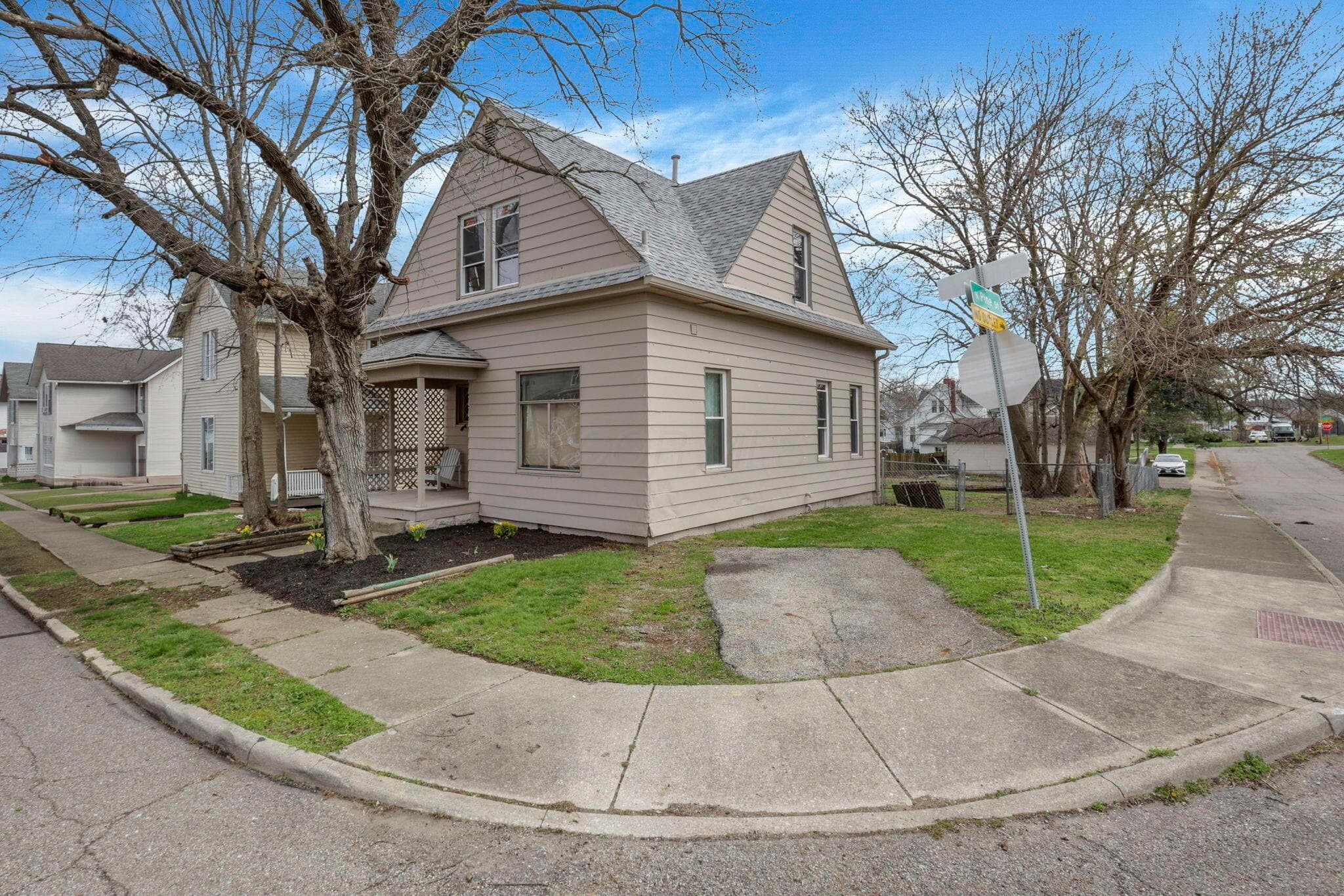 44 Bowers Avenue, Newark, OH 43055