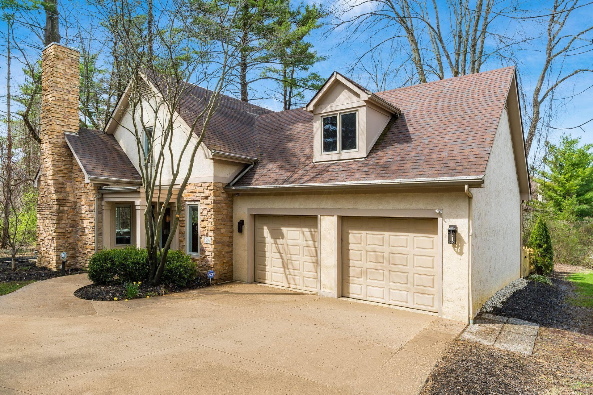 586 Pinegrove Place, Columbus, OH