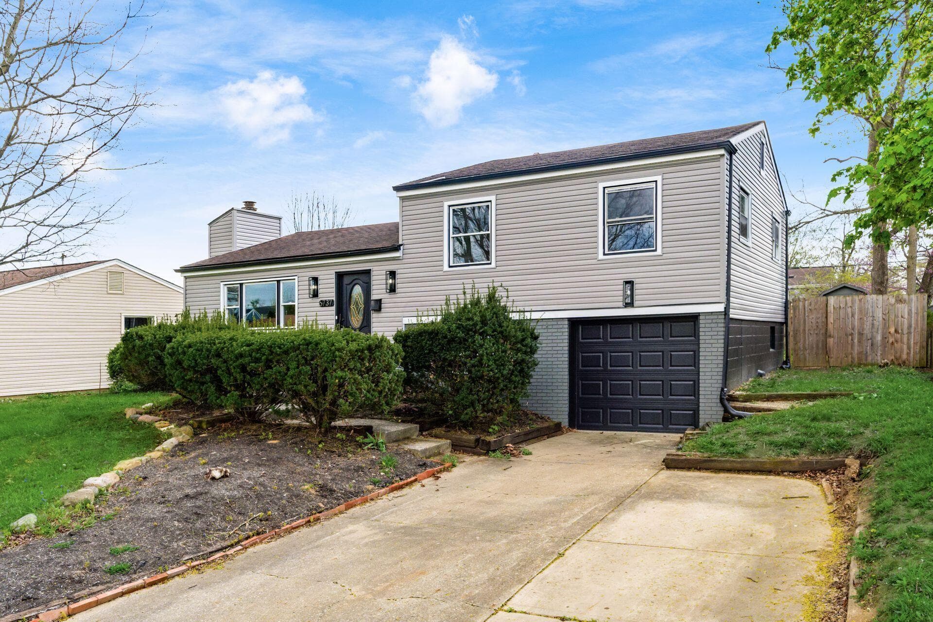 6737 Rocky Den Road, Reynoldsburg, OH