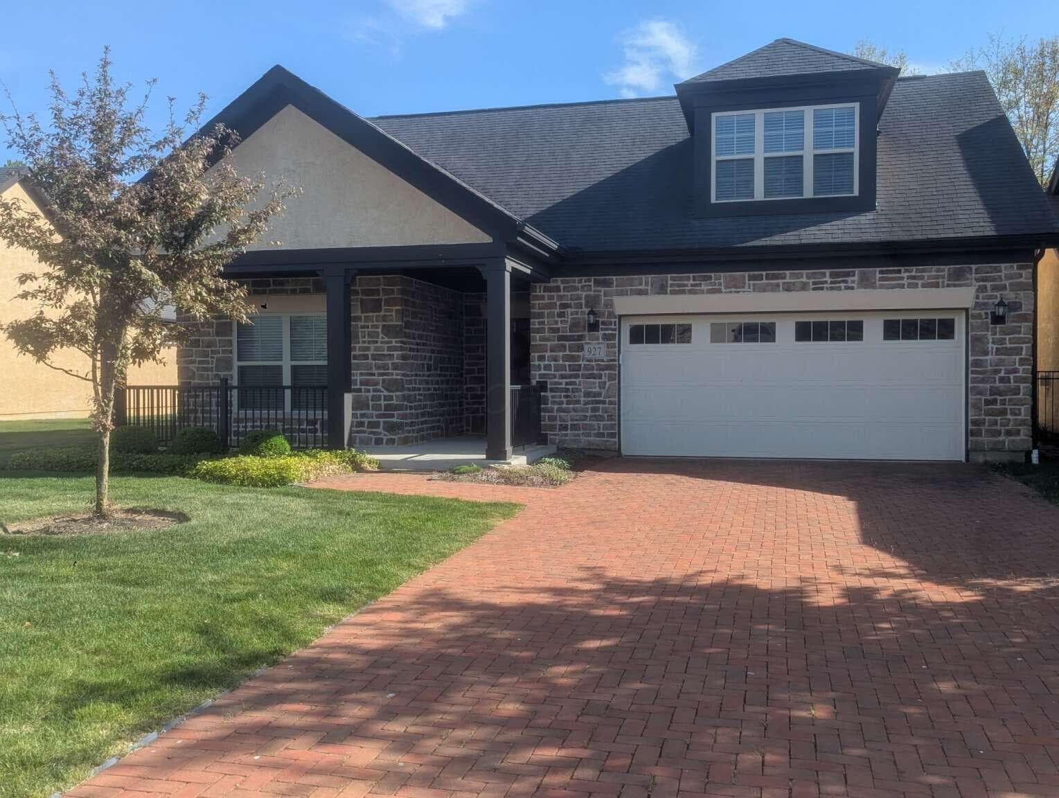 927 Pinnacle Club Drive, Grove City, OH 43123