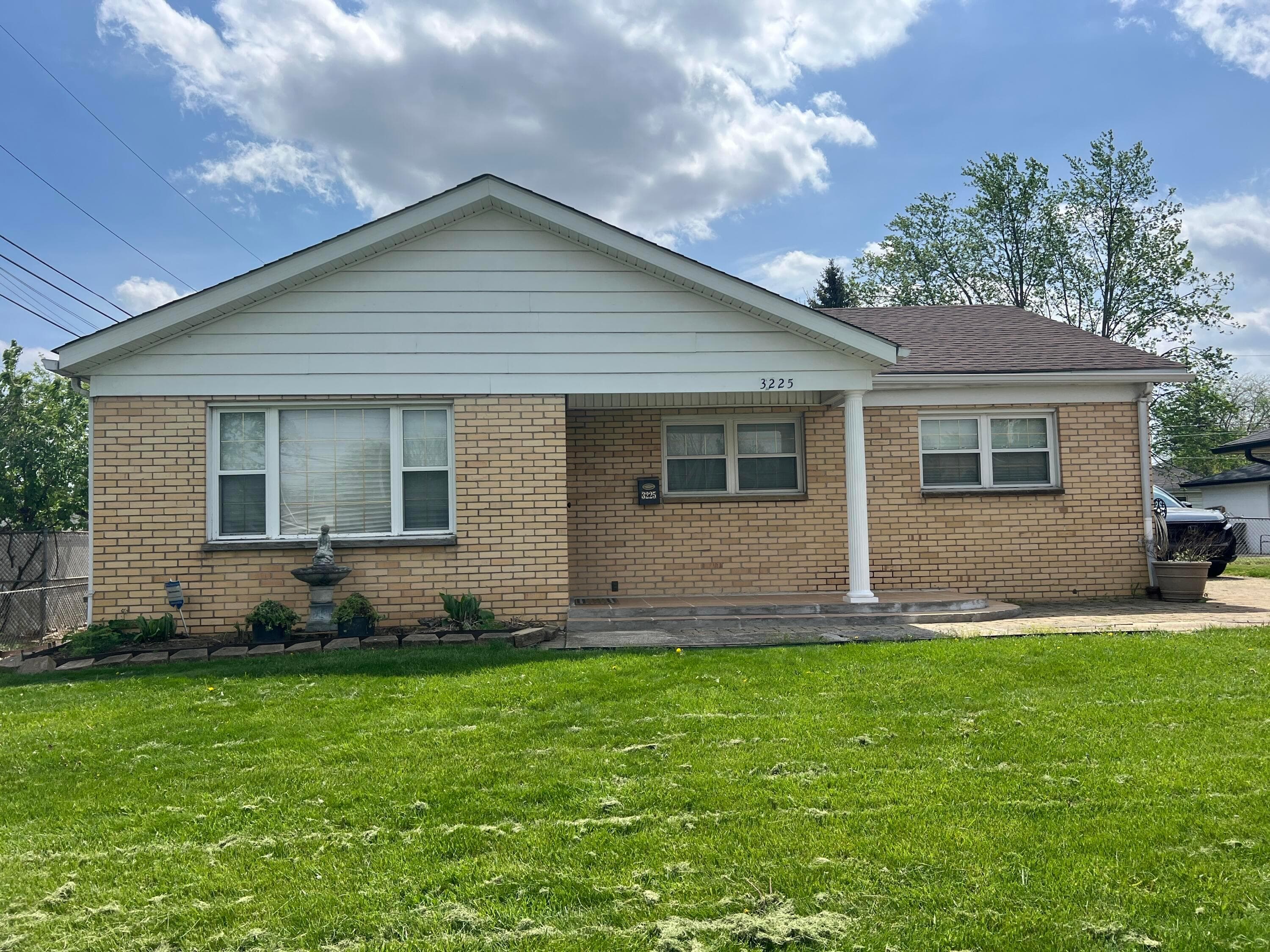 3225 Whitehead Road, Columbus, OH 43204