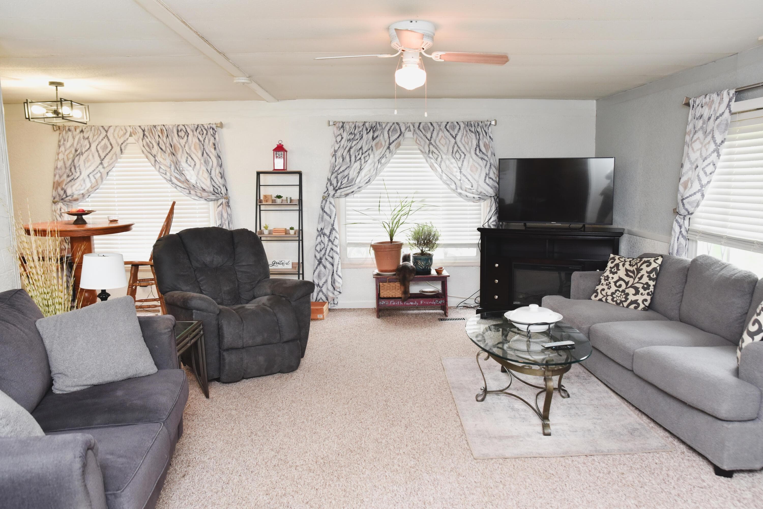 696 Riviera Court, Columbus, OH 43207