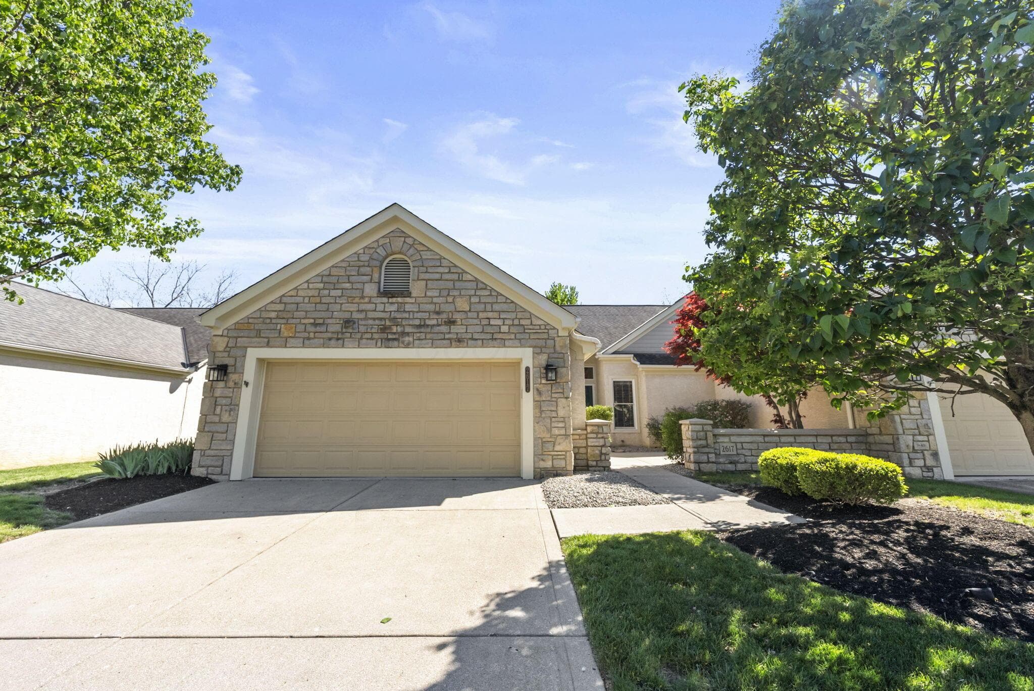 2617 Vi-Lilly Circle W, Grove City, OH