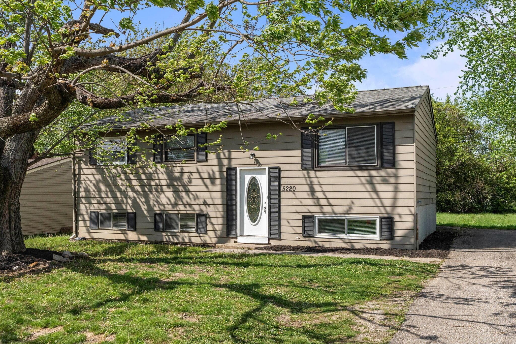5220 Refugee Road, Columbus, OH 43232