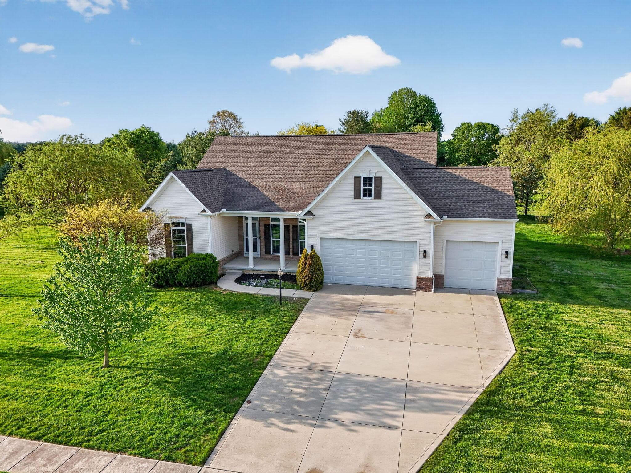 100 York Gate Drive, Pataskala, OH 43062