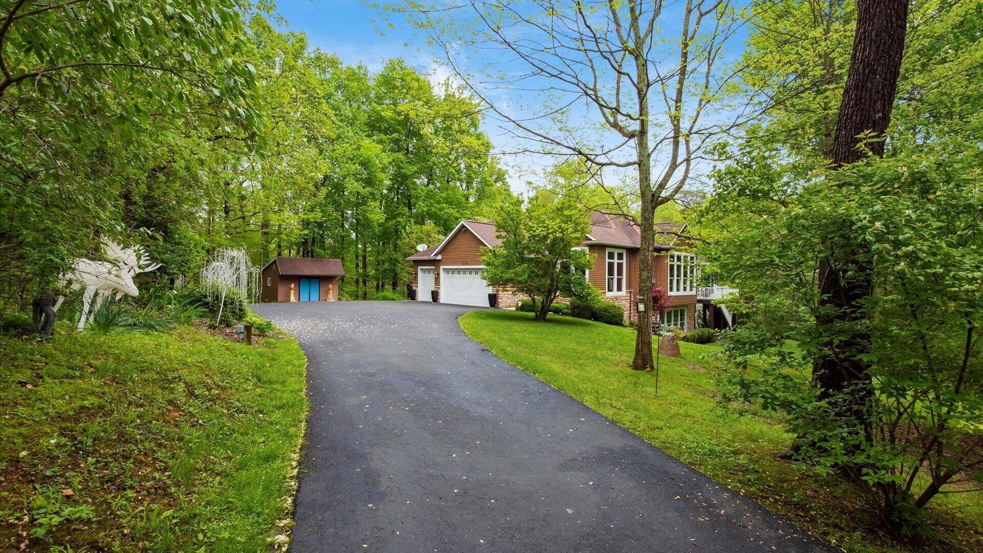6202 Goss Road, Sugar Grove, OH 43155