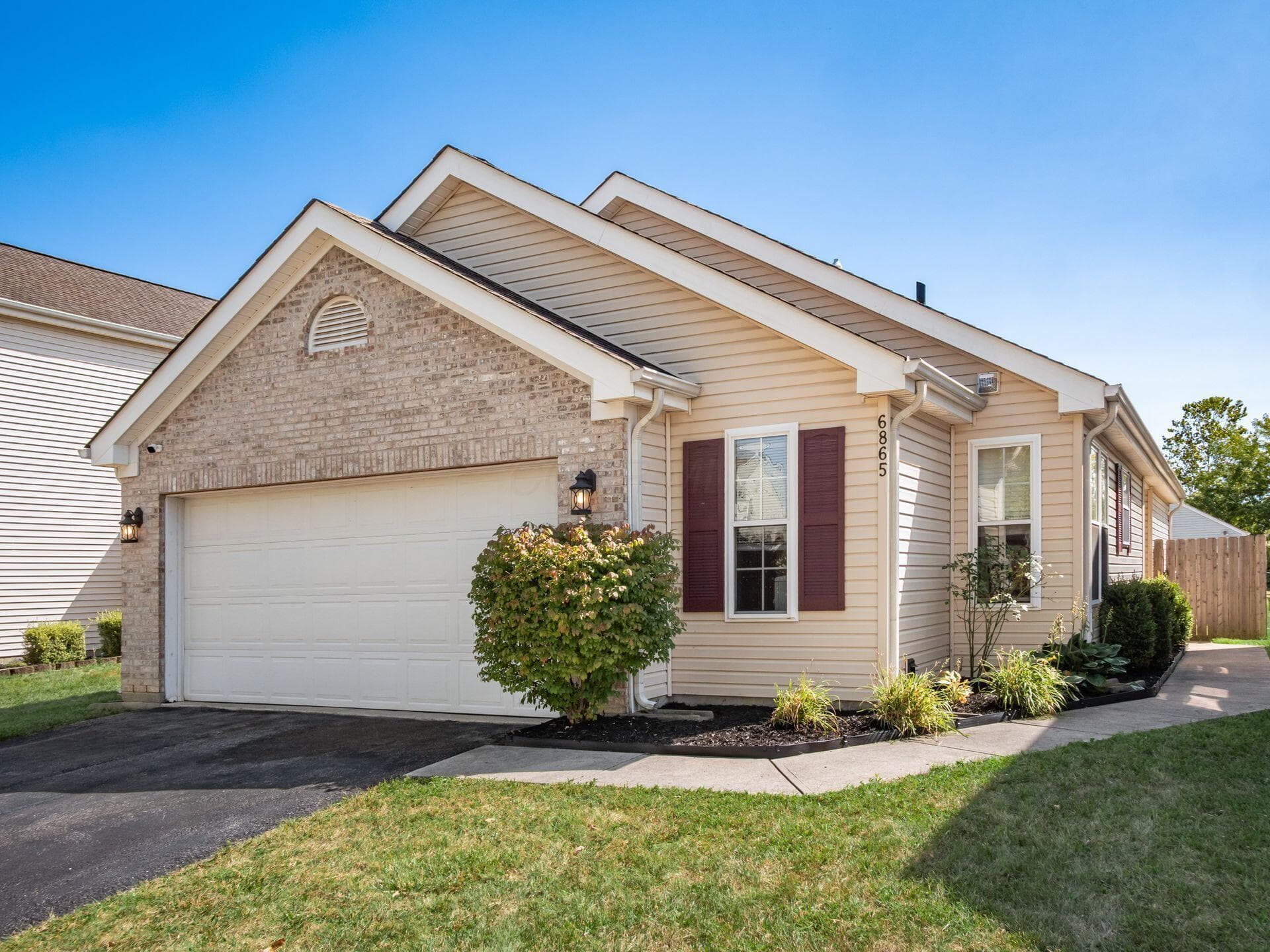 6865 Manor Crest Lane, Canal Winchester, OH 43110