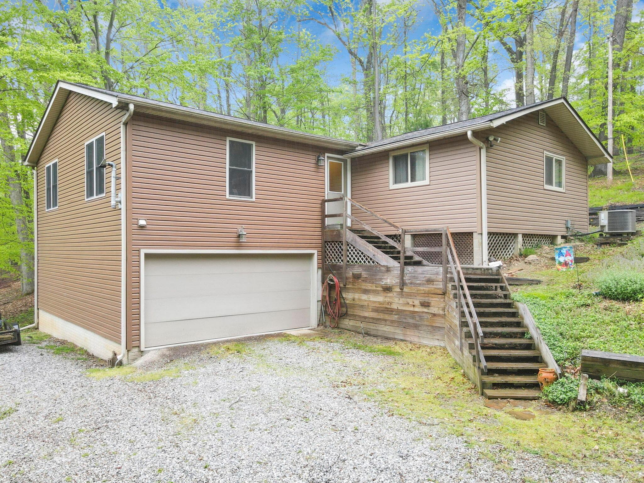 36 Seneca Lane, Sugar Grove, OH 43155