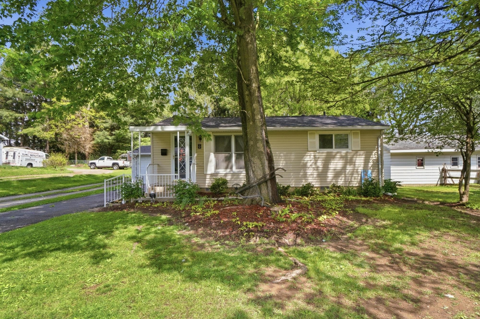 80 N Westmoor Avenue, Newark, OH 43055