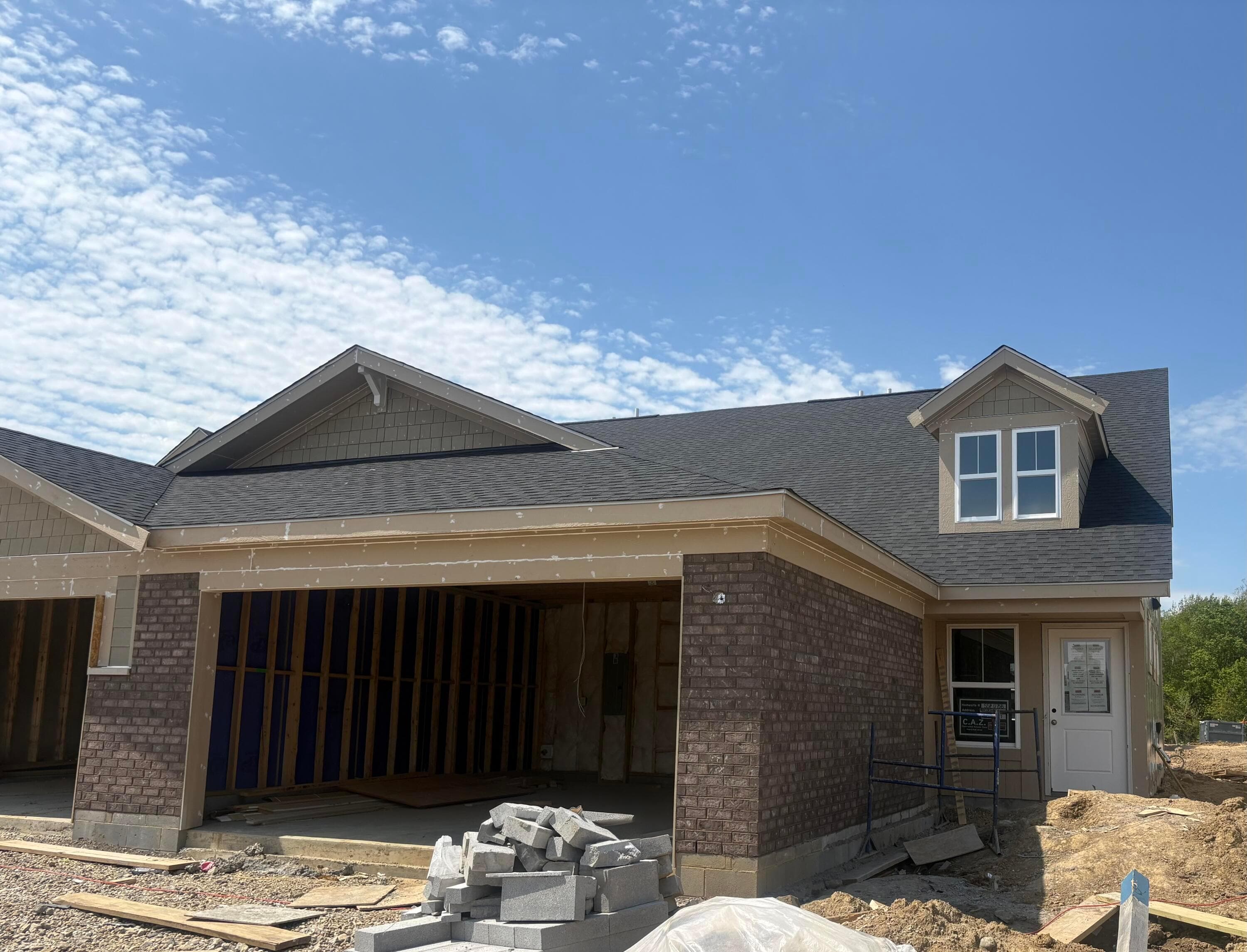 8047 Edgewater Crossing #B, Pickerington, OH 43147