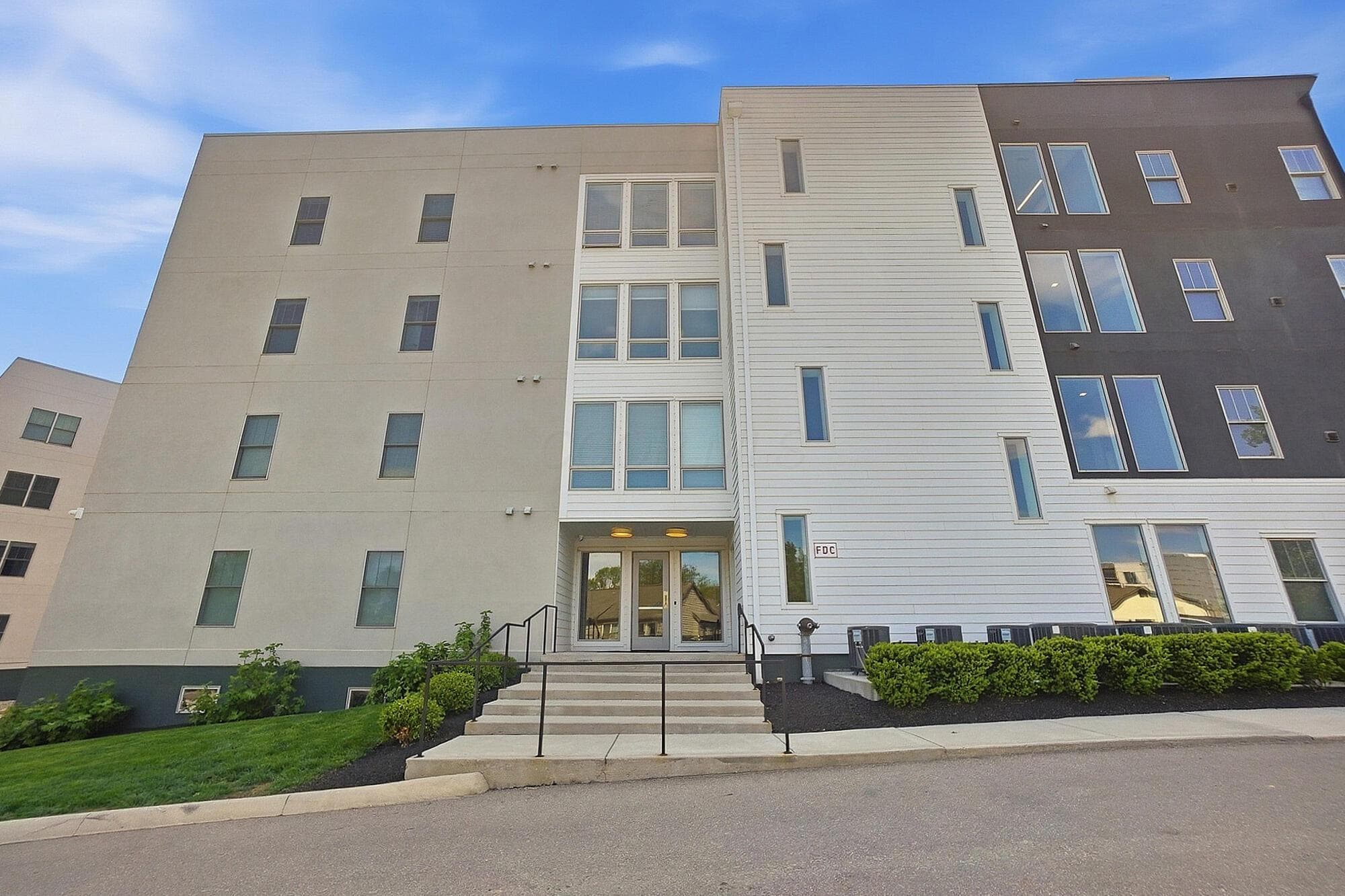 5233 Highpointe Lakes Drive #202, Westerville, OH 43081