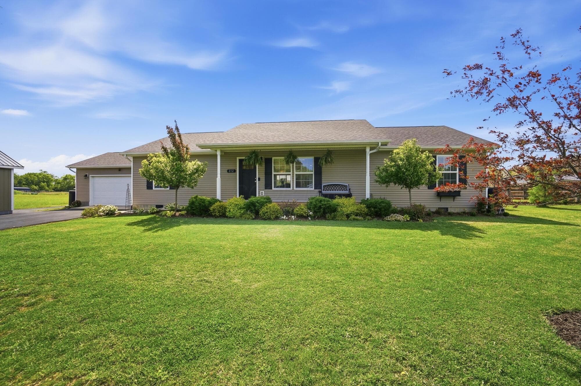 212 School Road, Wilmington, OH 45177