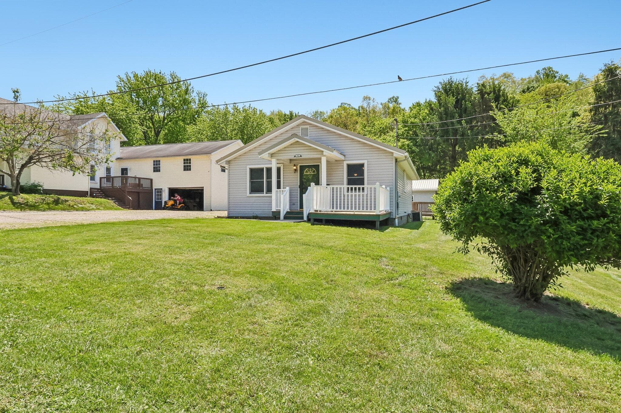 99 N 20th Street, Coshocton, OH 43812
