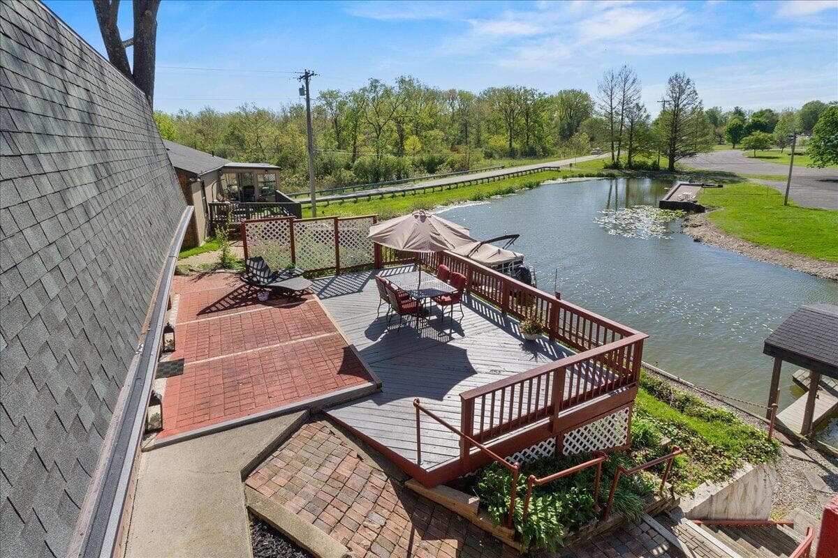8095 Blue Heron Cv, Huntsville, OH 43324