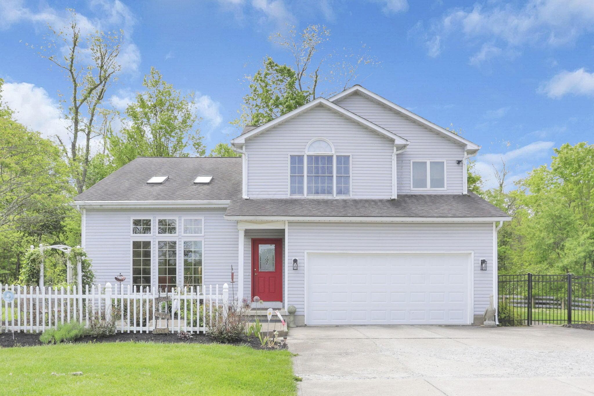 1368 Coonpath Road NW, Lancaster, OH 43130