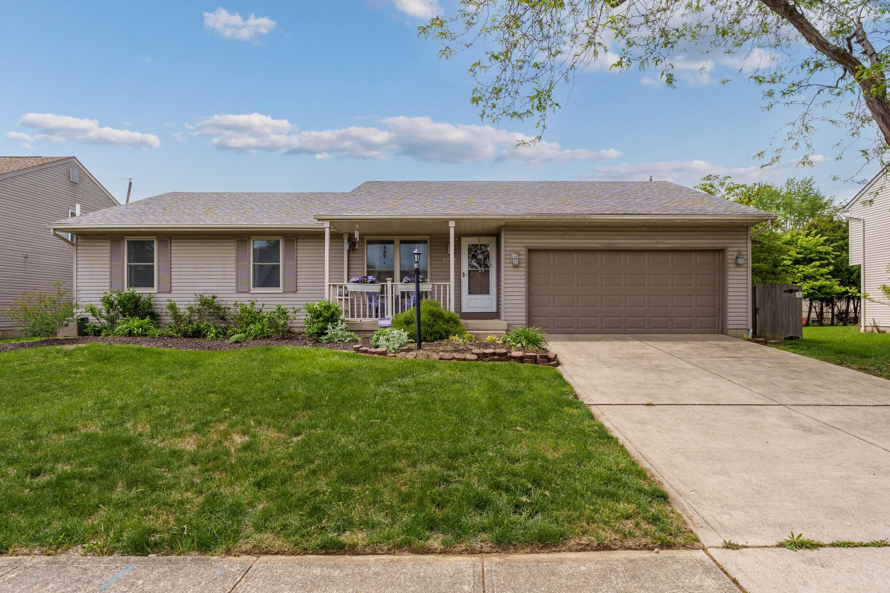 3727 Carriage Run Drive, Hilliard, OH 43026