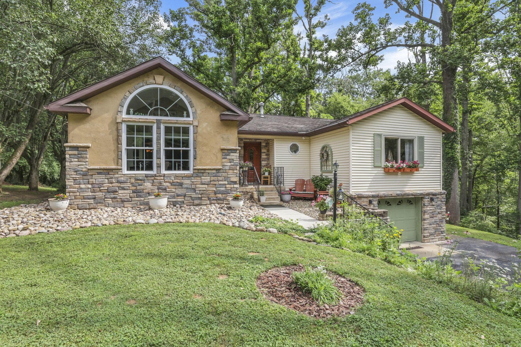 225 Sebaugh Drive, Zanesville, OH 43701