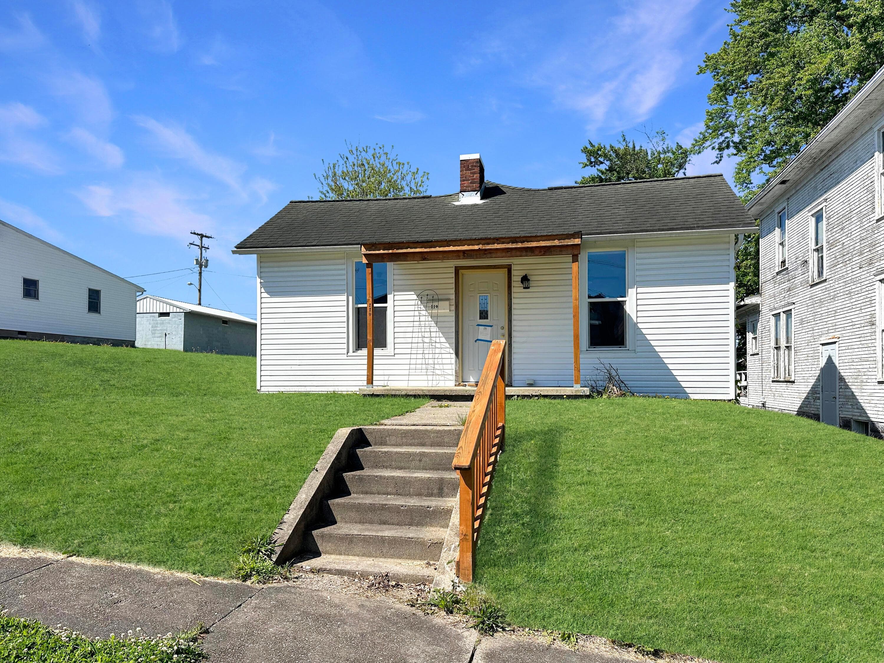 119 N High Street, New Lexington, OH 43764