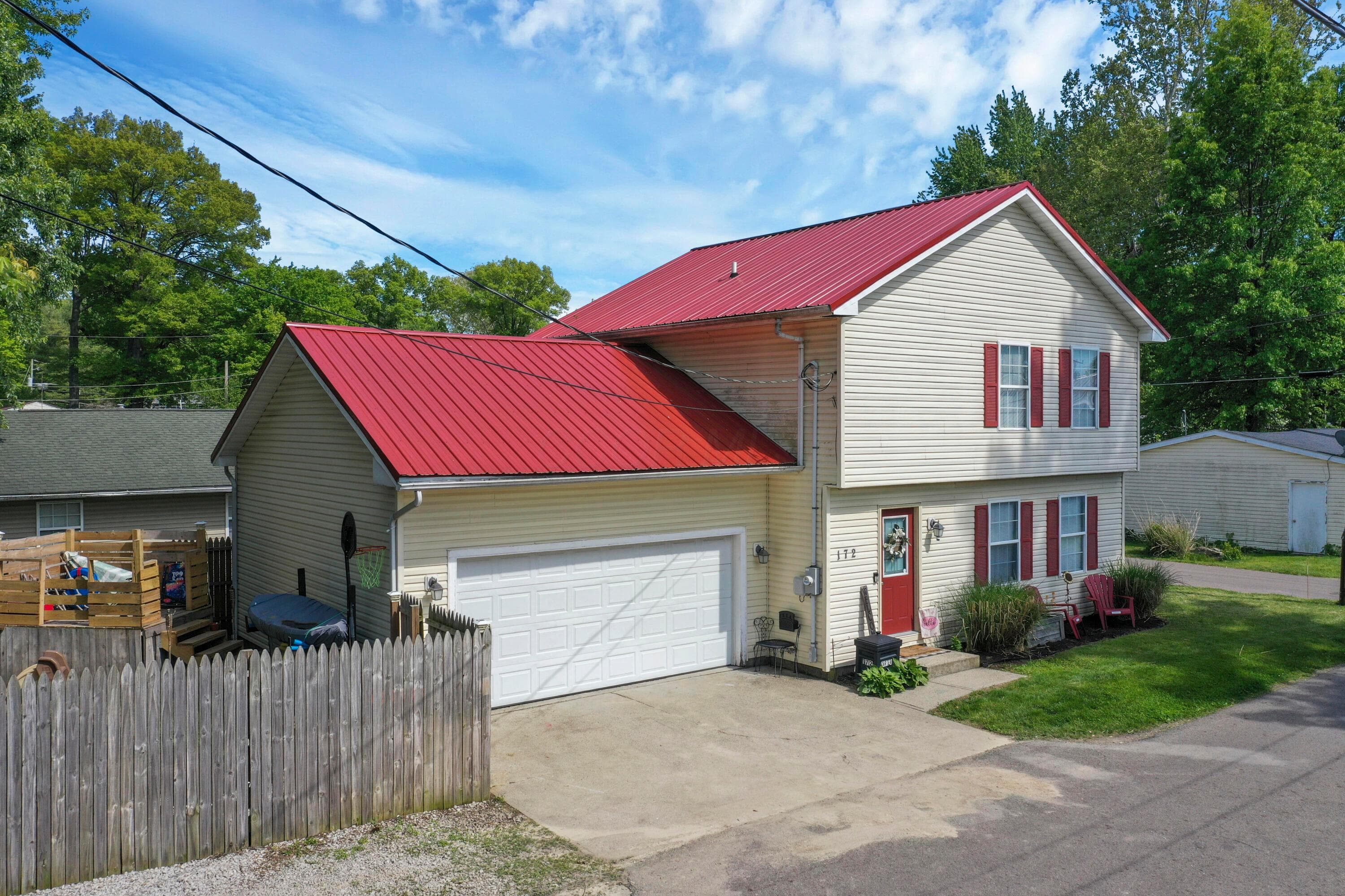 172 Lake Street, Buckeye Lake, OH