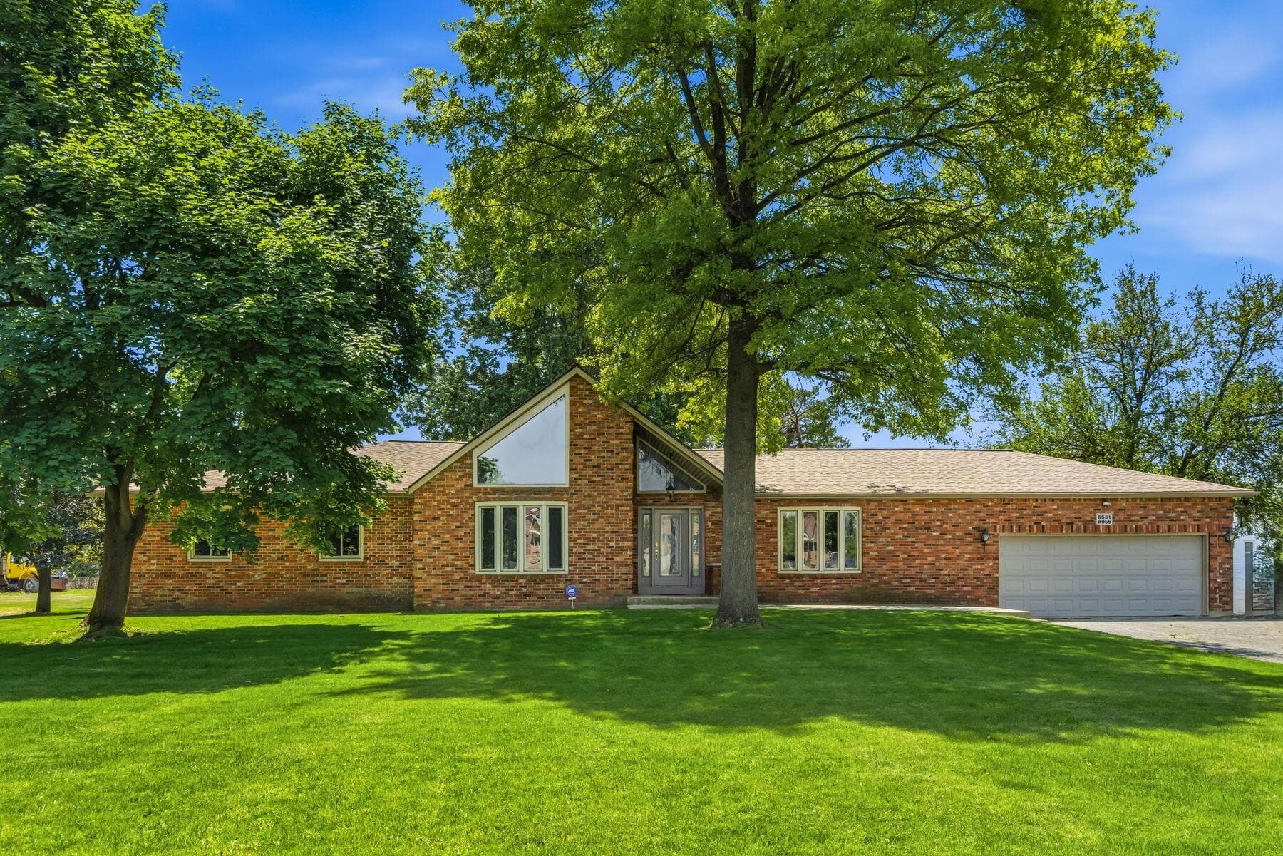 6581 Sherry Lane, Hilliard, OH 43026