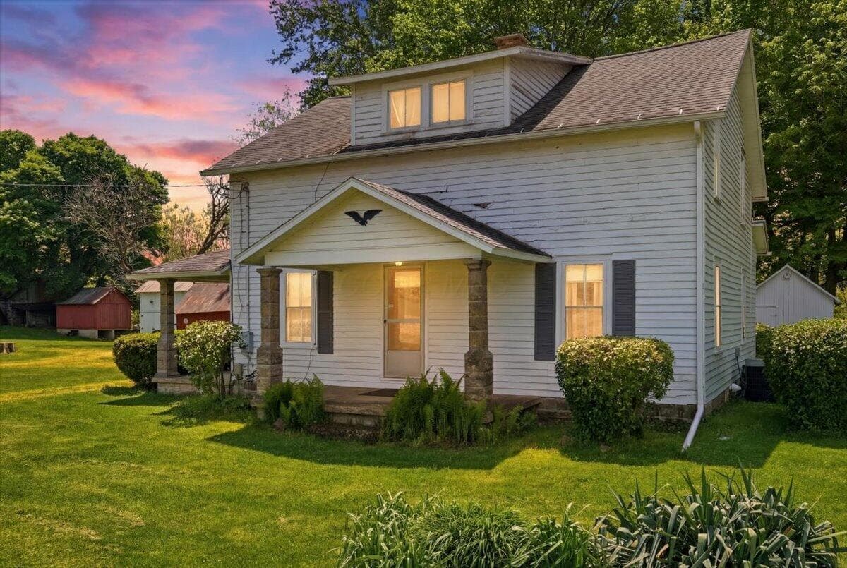 8040 Thayer Road, Mount Vernon, OH 43050