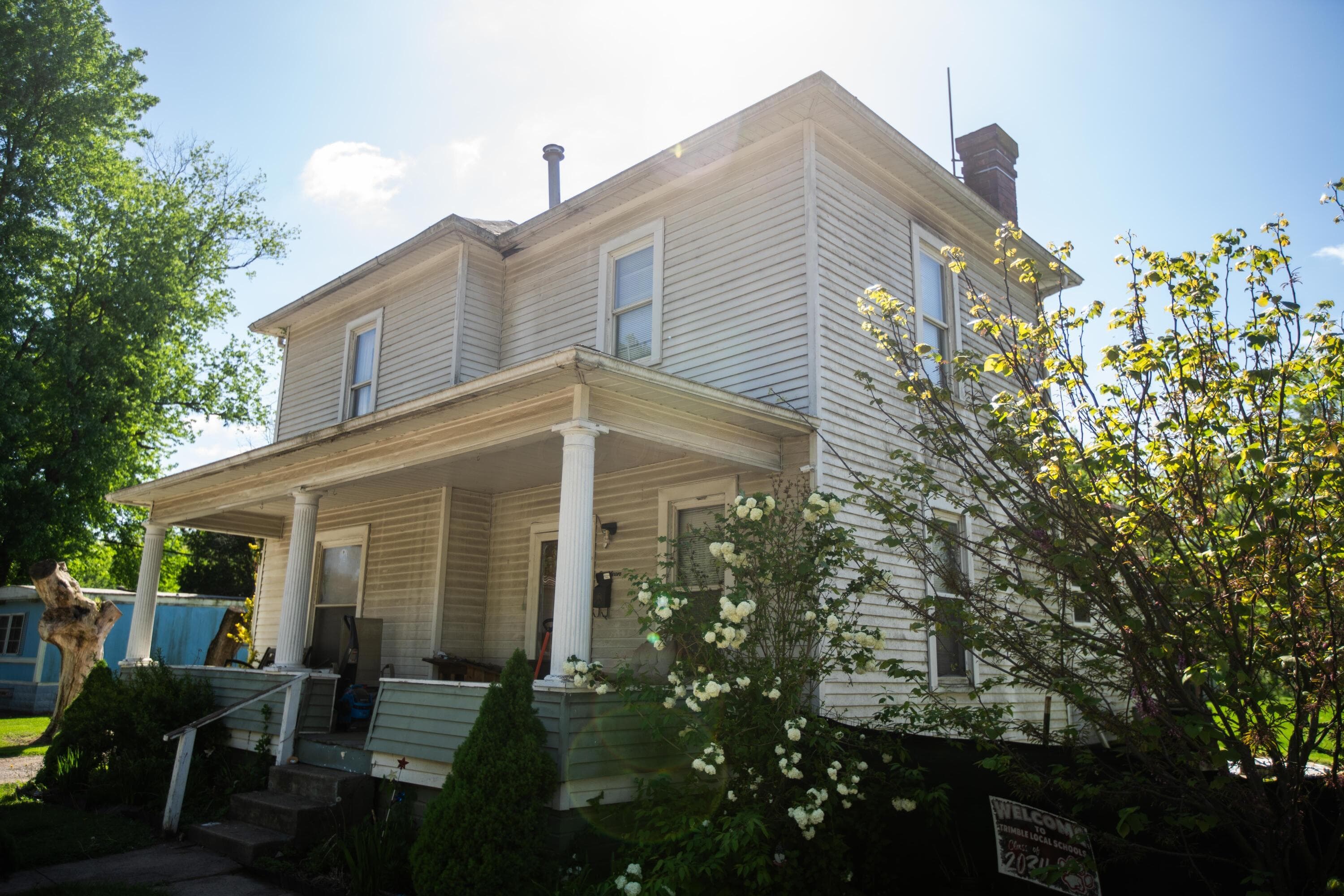 18 S High Street, Glouster, OH 45732