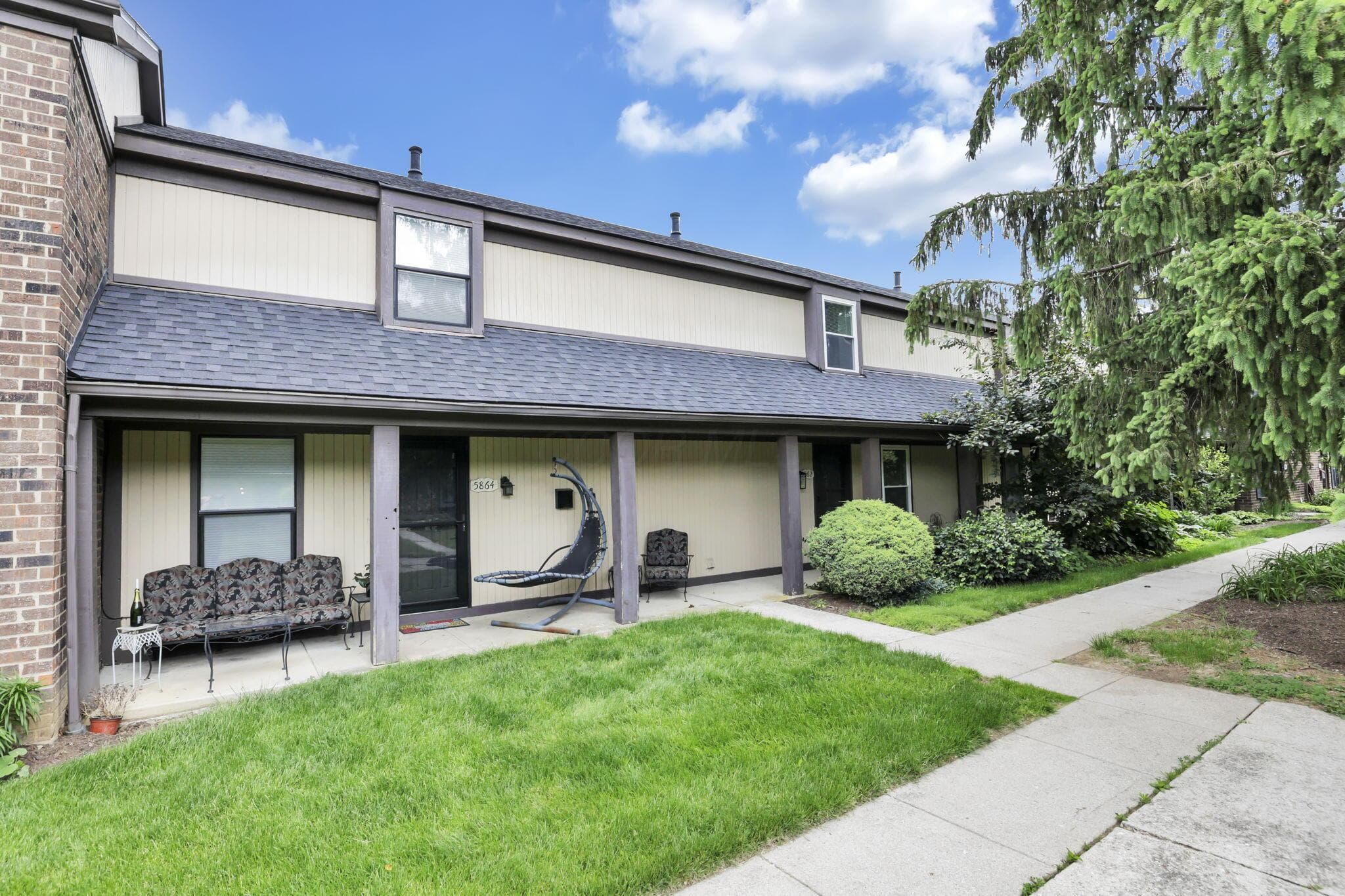 5862 Hallridge Circle, Columbus, OH 43232