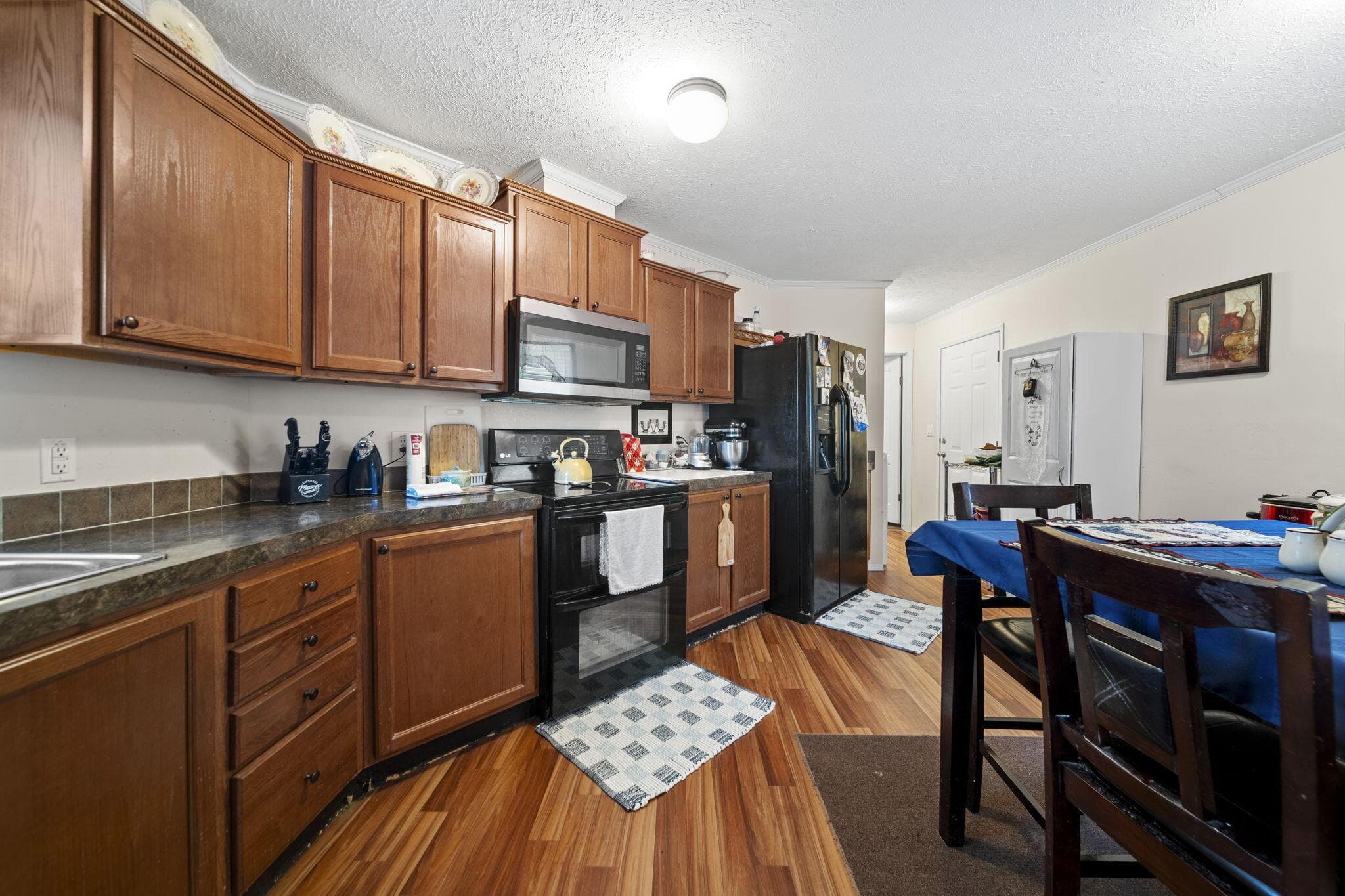 6244 London Groveport Road, Grove City, OH