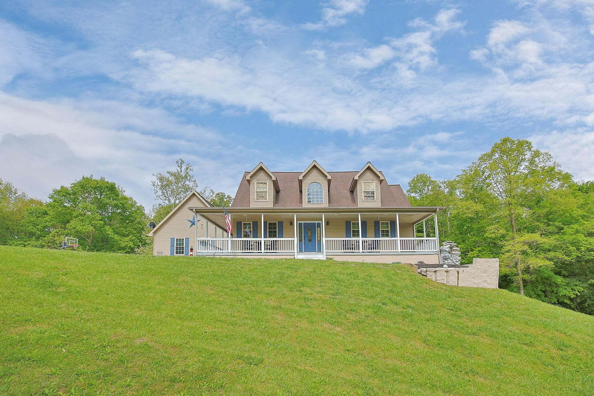 279 Poes Run Road, Londonderry, OH 45647
