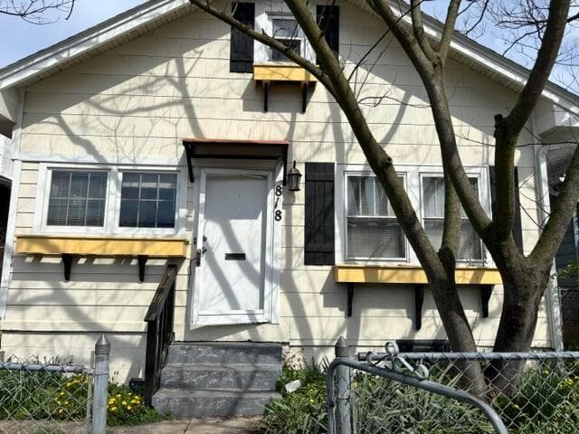 818 Thomas Avenue, Columbus, OH 43223