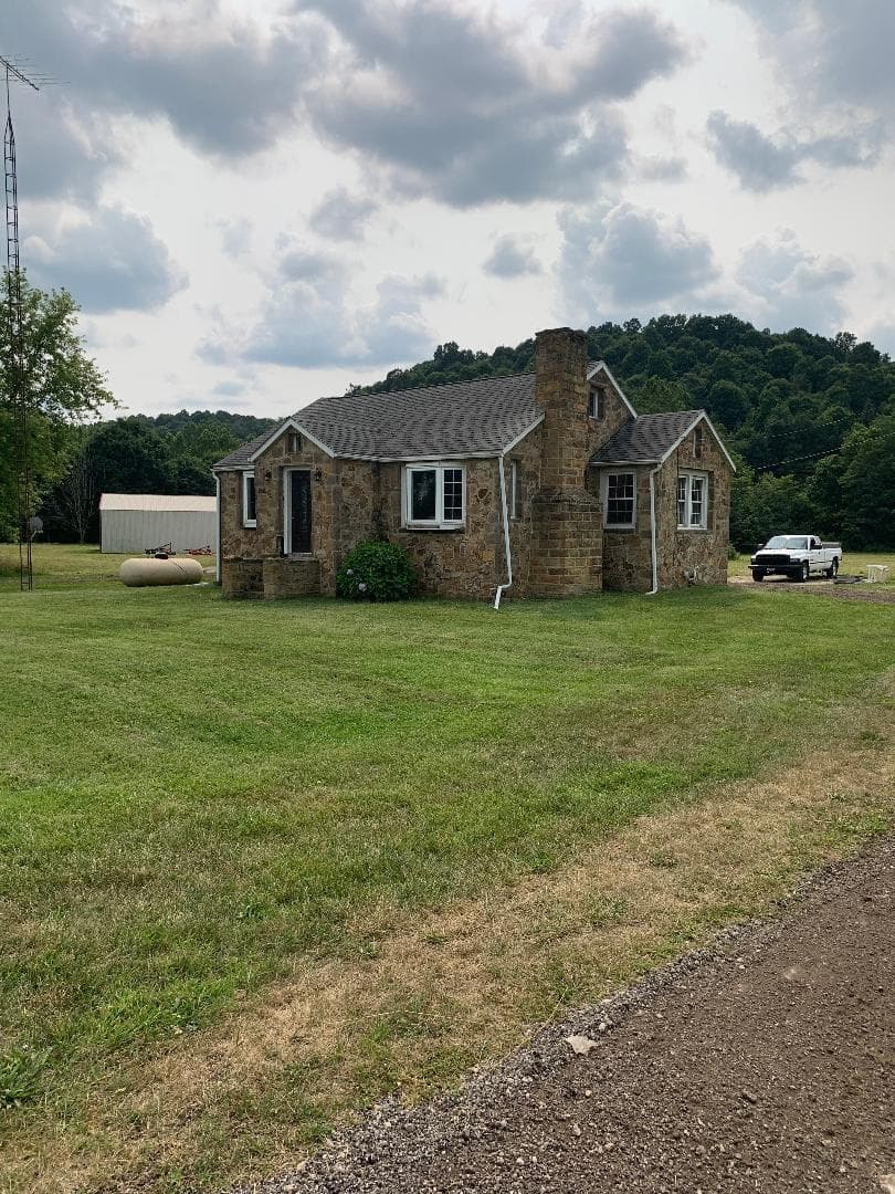 8605 Mt Vernon Road, Saint Louisville, OH 43071