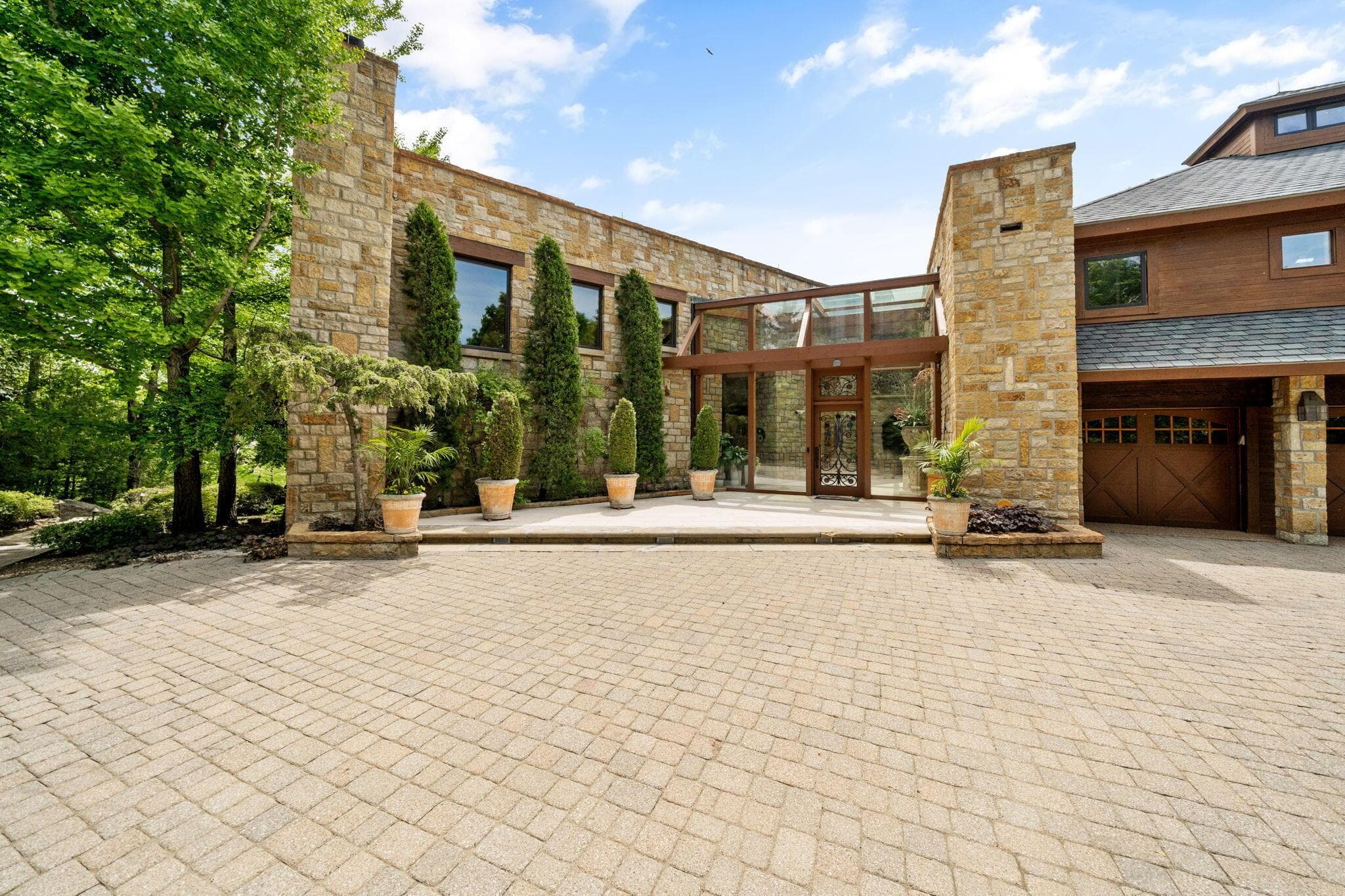 1707 Hyatts Road, Delaware, OH 43015