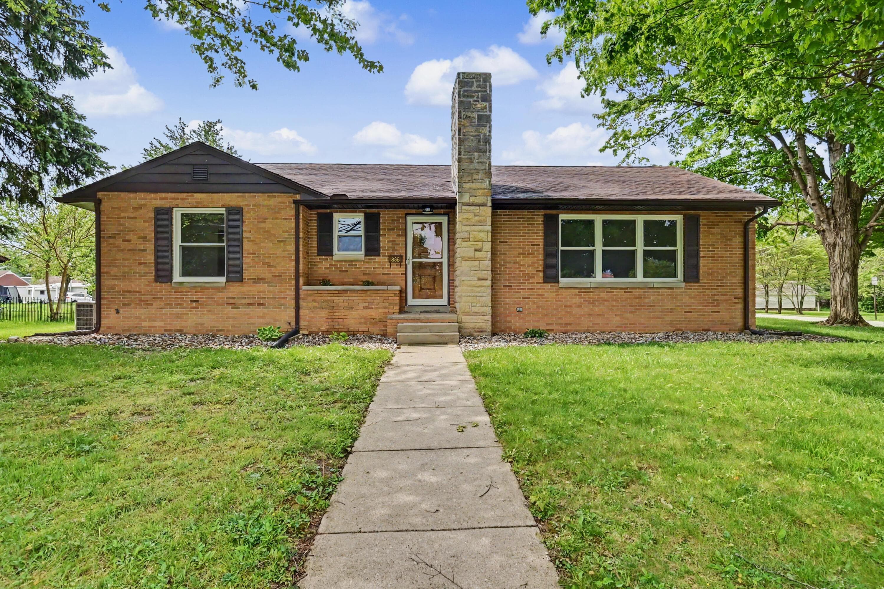 885 W Perry Street, Bucyrus, OH 44820