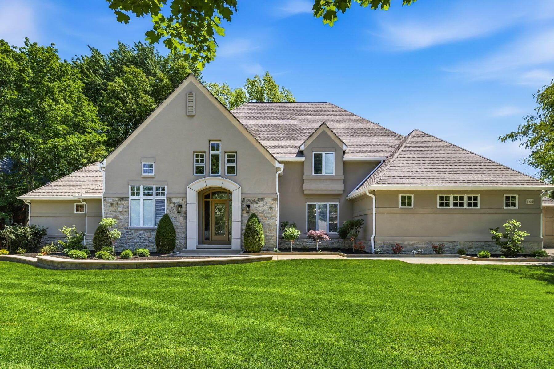 8432 Tartan Fields Drive, Dublin, OH 43017