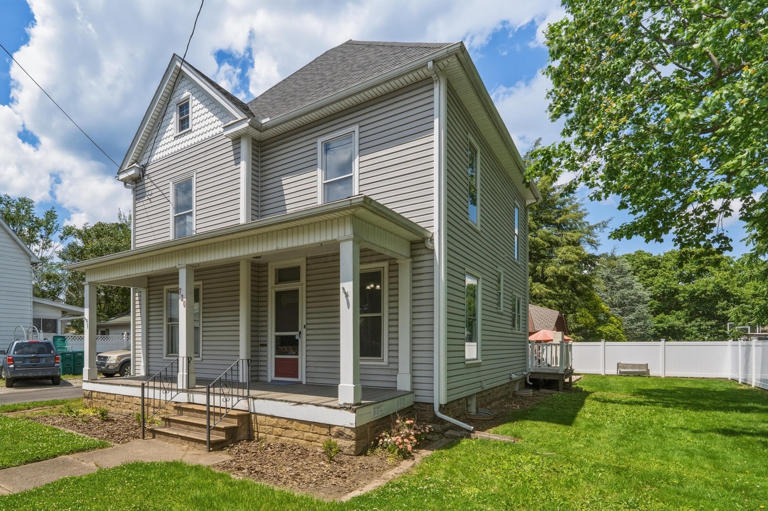 720 W Main Street, Newark, OH 43055