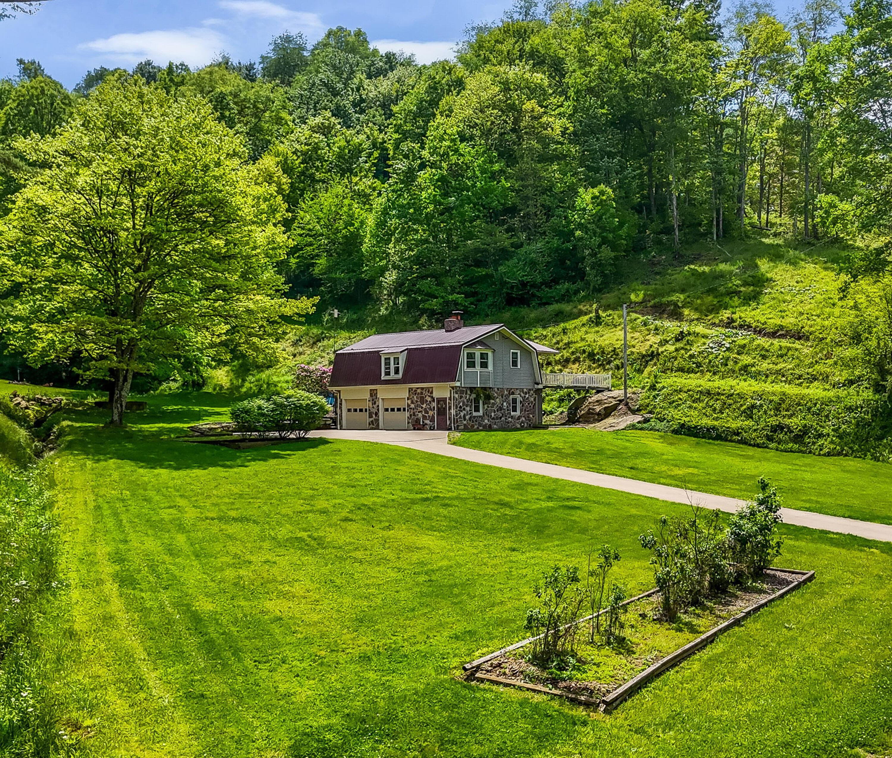 2250 Indian Camp Run Road, New Concord, OH 43762