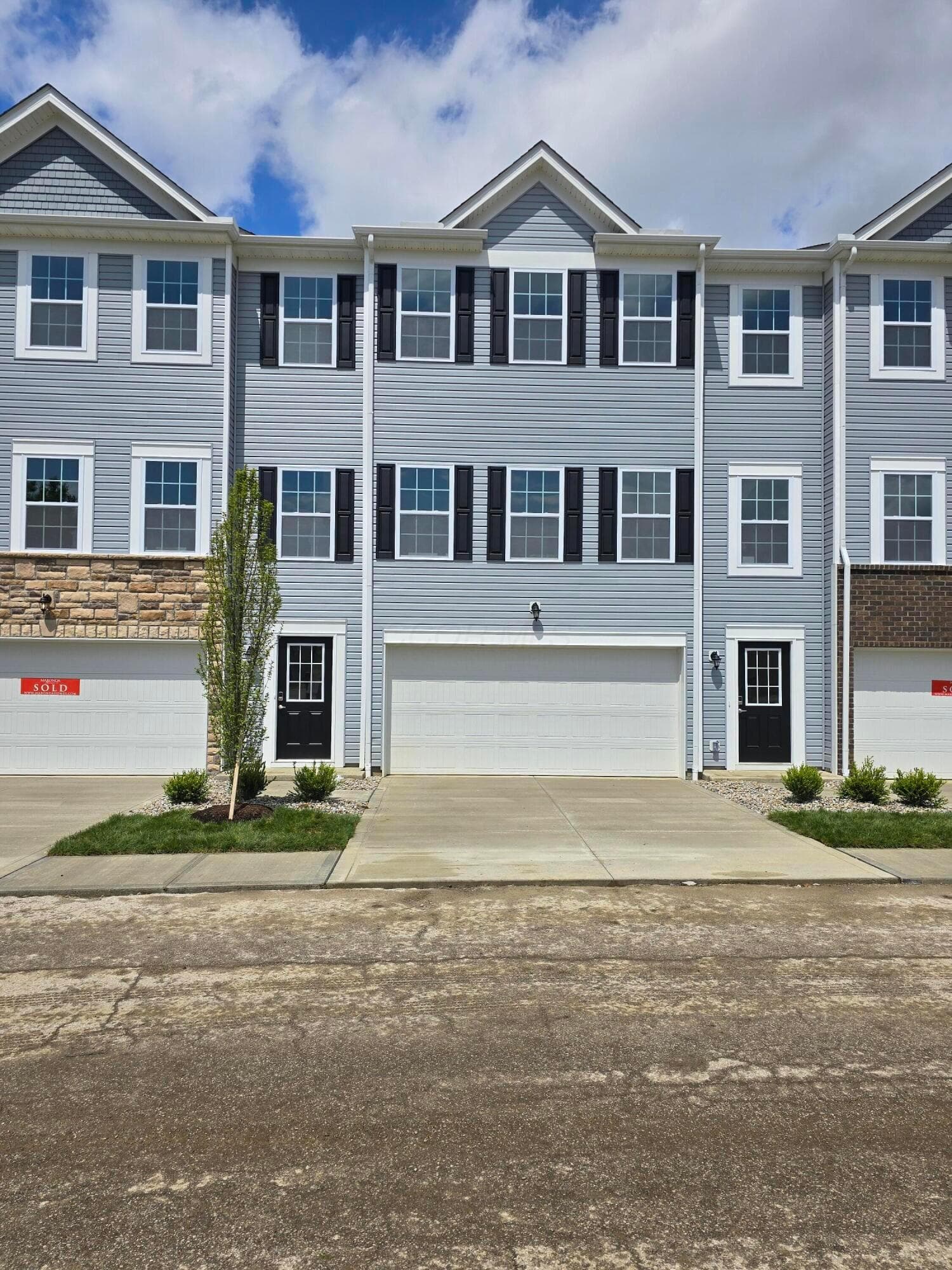 5600 Village Channel Drive, Canal Winchester, OH 43110