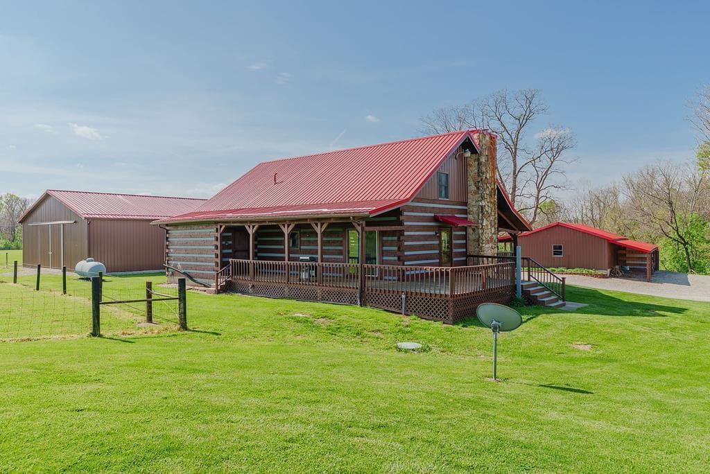 325 Ackley Road, Frankfort, OH 45628