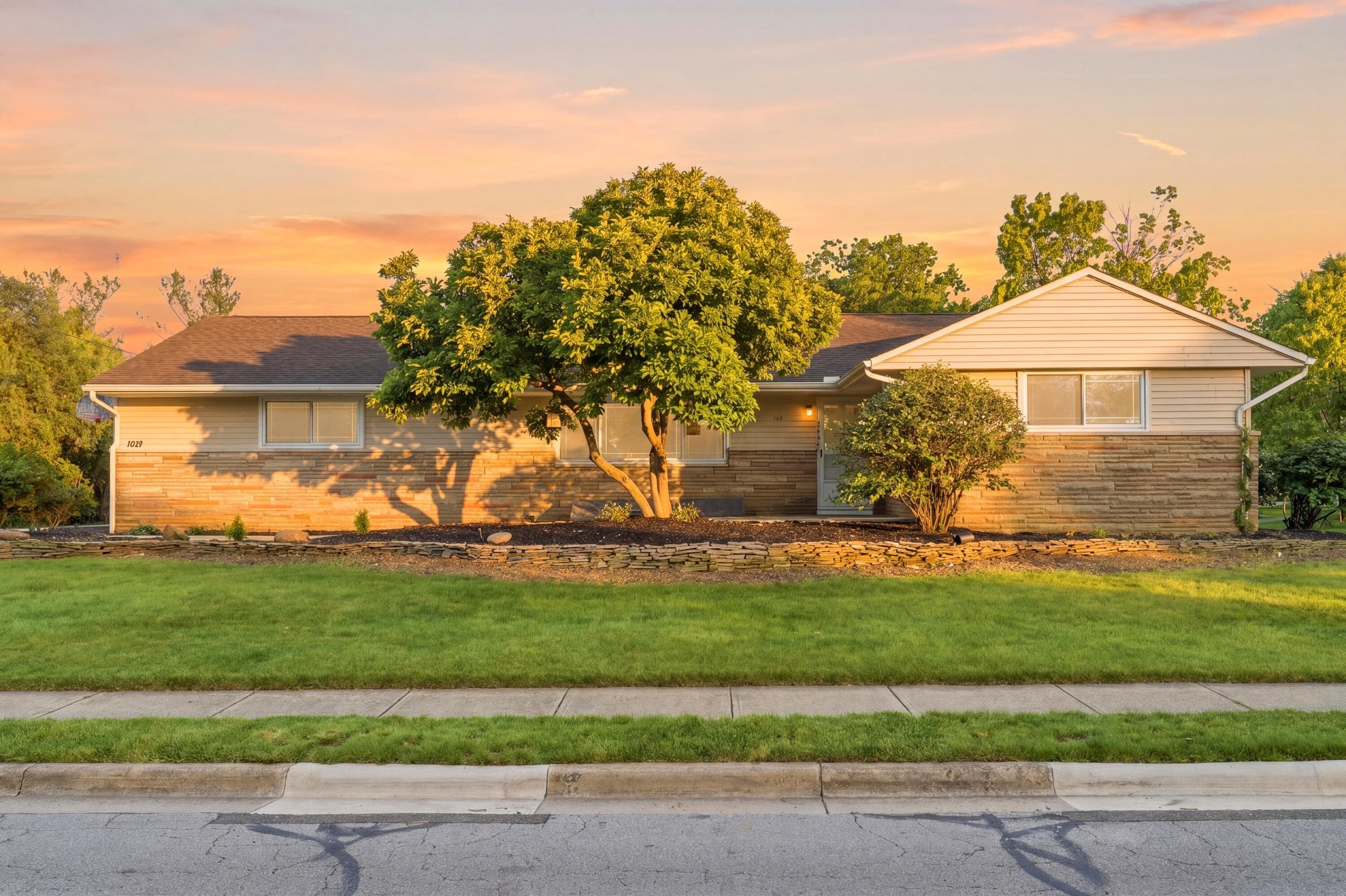 1461 Ridgeview Road, Columbus, OH 43221
