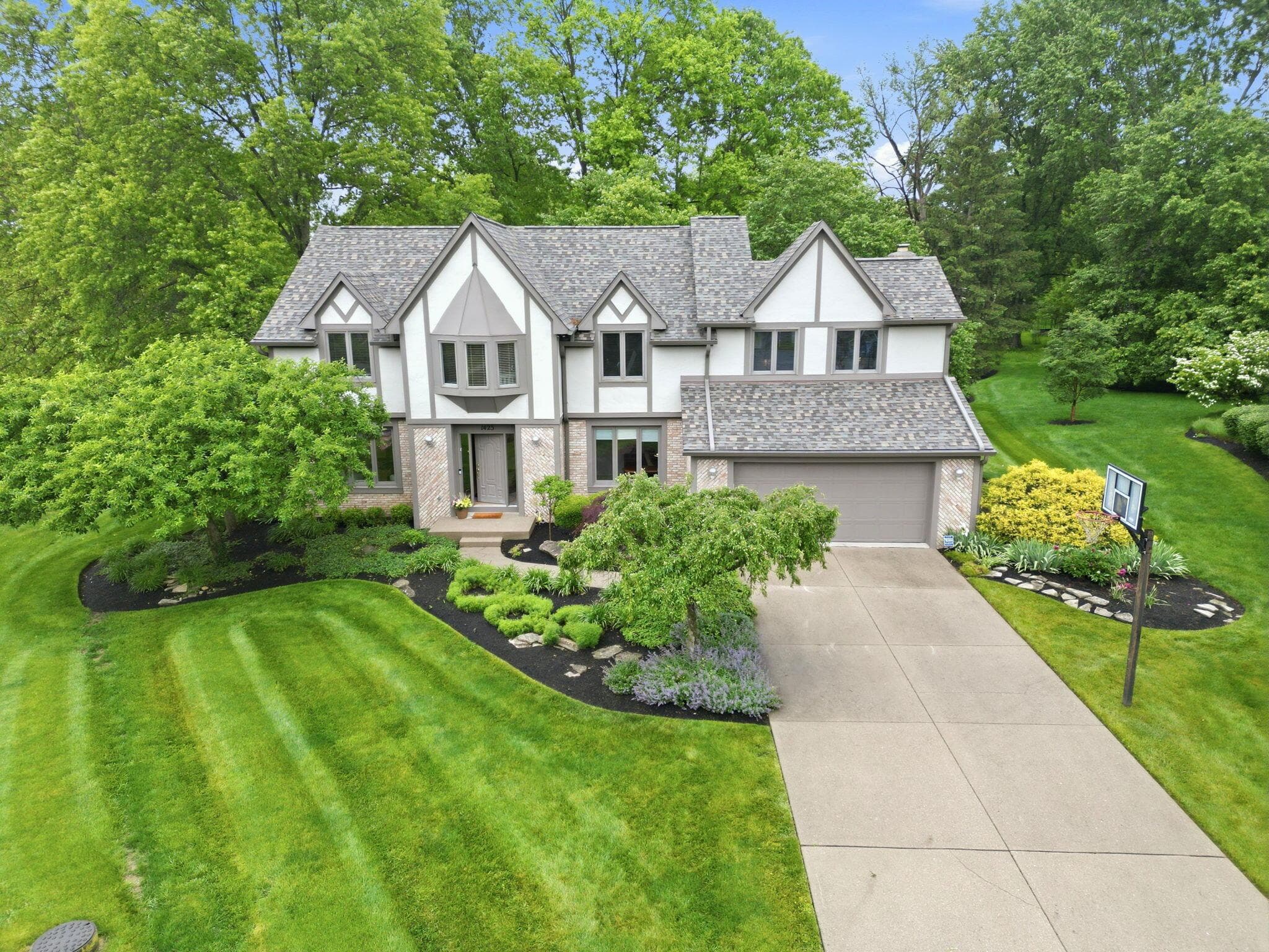 1423 Windrush Circle, Blacklick, OH 43004